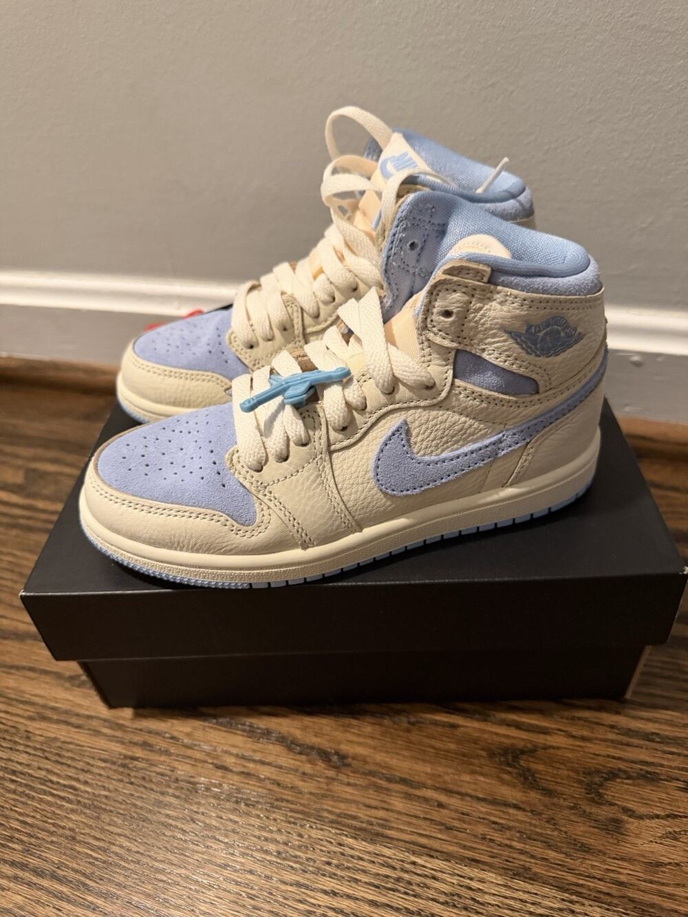 Jordan 1 Retro High OG Pale Ivory Blue Youth 12.5 NIB